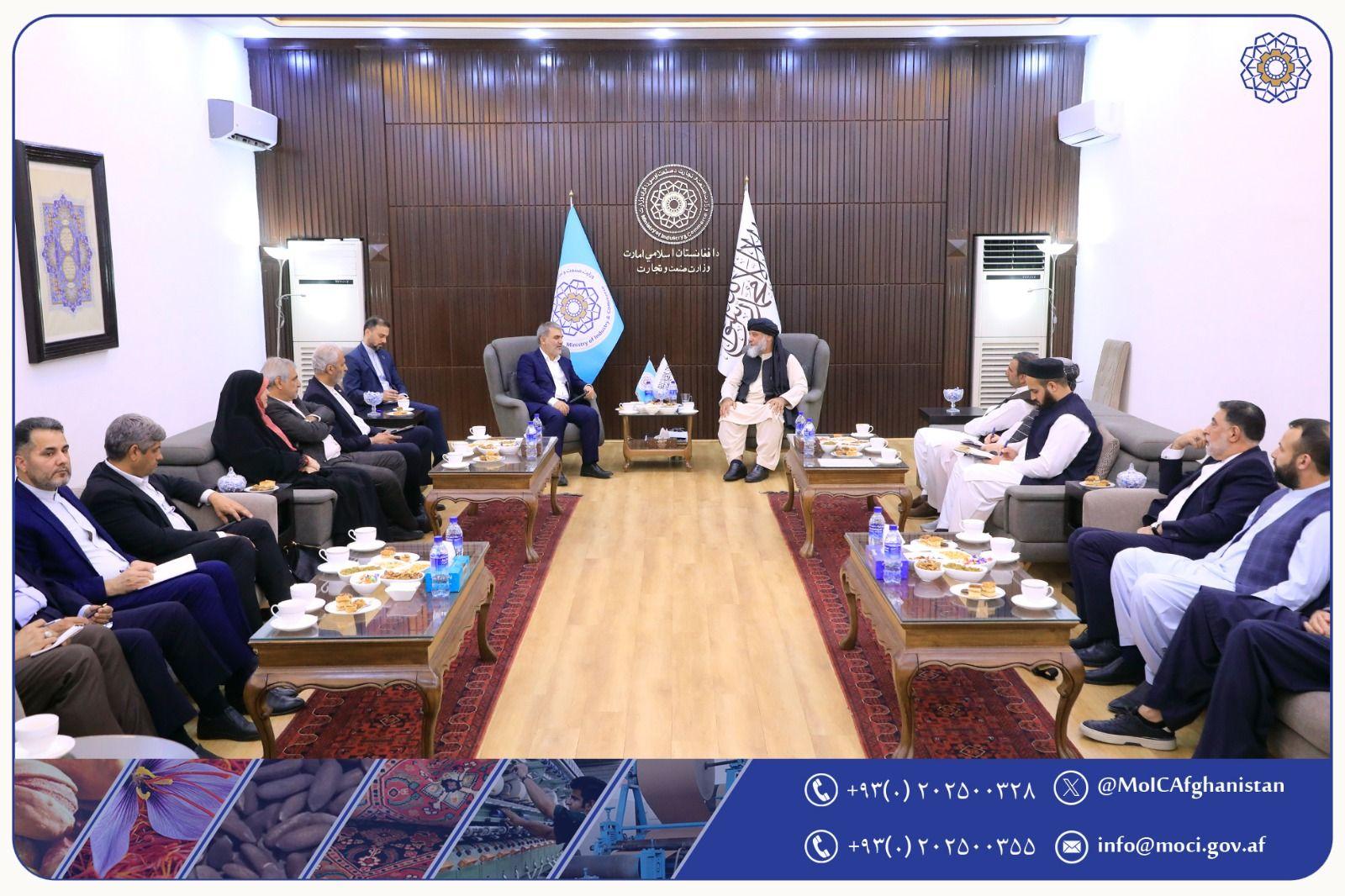 ملاقات وزیر صنعت و تجارت امارت اسلامی افغانستان با هیئتی از جمهوری اسلامی ایران