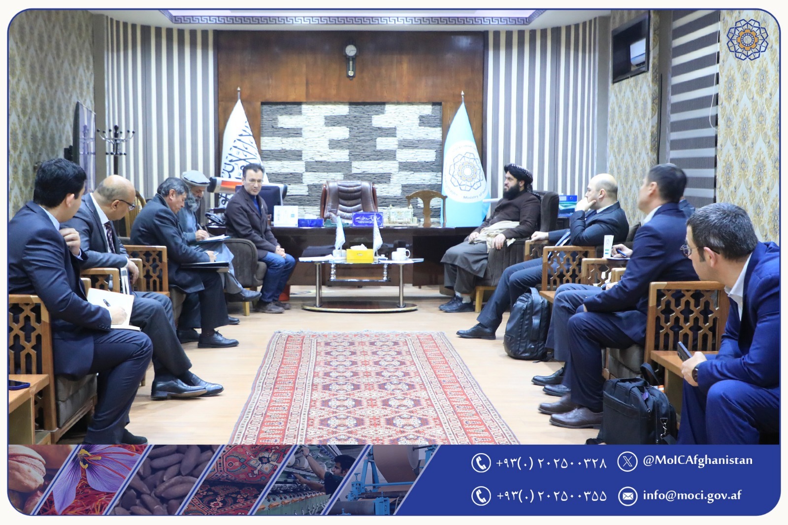 د صنعت او سوداګرۍ وزارت مرستیال مولوي احمدالله زاهد د ازبکستان له لوړپوړي پلاوي سره وکتل